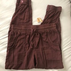 American Eagle joggers